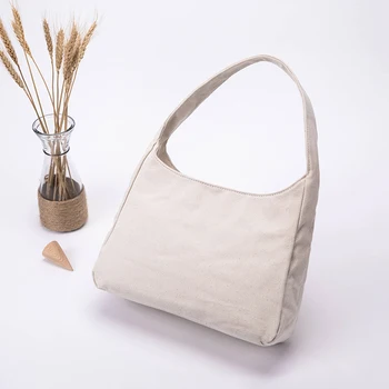 Japanese simple wild canvas hand bag cosmetic bag female Japanese style canvas handbag 
Japanese simple wild canvas hand bag cosmetic bag female Japanese style canvas handbag