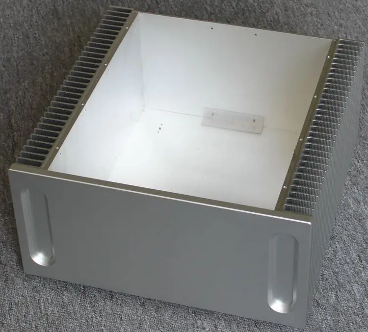 D412 W413 H200 Anodized Aluminum Radiator Class A Rear Chassis Luxury Sandblasting Silver Cabinet DIY DAC Decoder Amp Enclosure
D412 W413 H200 Anodized Aluminum Radiator Class A Rear Chassis Luxury Sandblasting Silver Cabinet DIY DAC Decoder Amp Enclosure