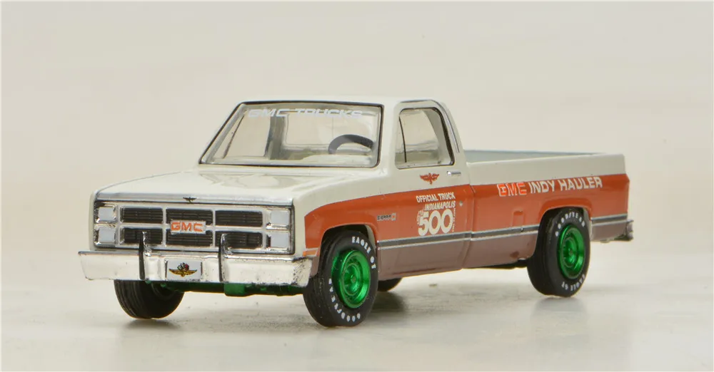 Greenlight 1:64 1981 GMC Seirta Classic 1500 Alloy car model
Greenlight 1:64 1981 GMC Seirta Classic 1500 Alloy car model