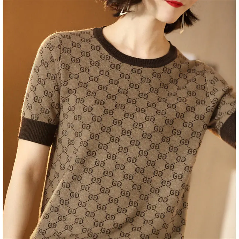 Autumn And Winter New Temperament Short-Sleeved Knit Bottoming Shirt Leisure Retro Tabs Loose Pullover Top
Autumn And Winter New Temperament Short-Sleeved Knit Bottoming Shirt Leisure Retro Tabs Loose Pullover Top