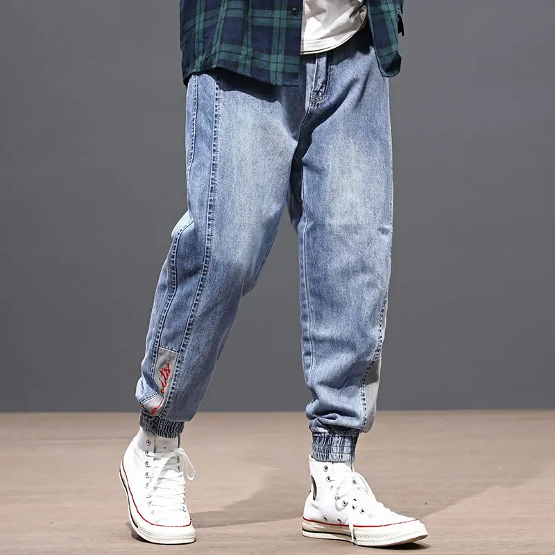 Japanese Style Fashion Men Jeans Blue Color Stripe Designer Blue Color Denim Cargo Pants Slack Bottom Hip Hop Jeans Men Joggers
Japanese Style Fashion Men Jeans Blue Color Stripe Designer Blue Color Denim Cargo Pants Slack Bottom Hip Hop Jeans Men Joggers