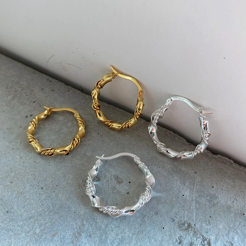 Silvology 925 Sterling Silver Twist Weave Hoop Earrings Western Style Minimalist Earrings for Women Thick Fashionable Jewelry
Silvology 925 Sterling Silver Twist Weave Hoop Earrings Western Style Minimalist Earrings for Women Thick Fashionable Jewelry
