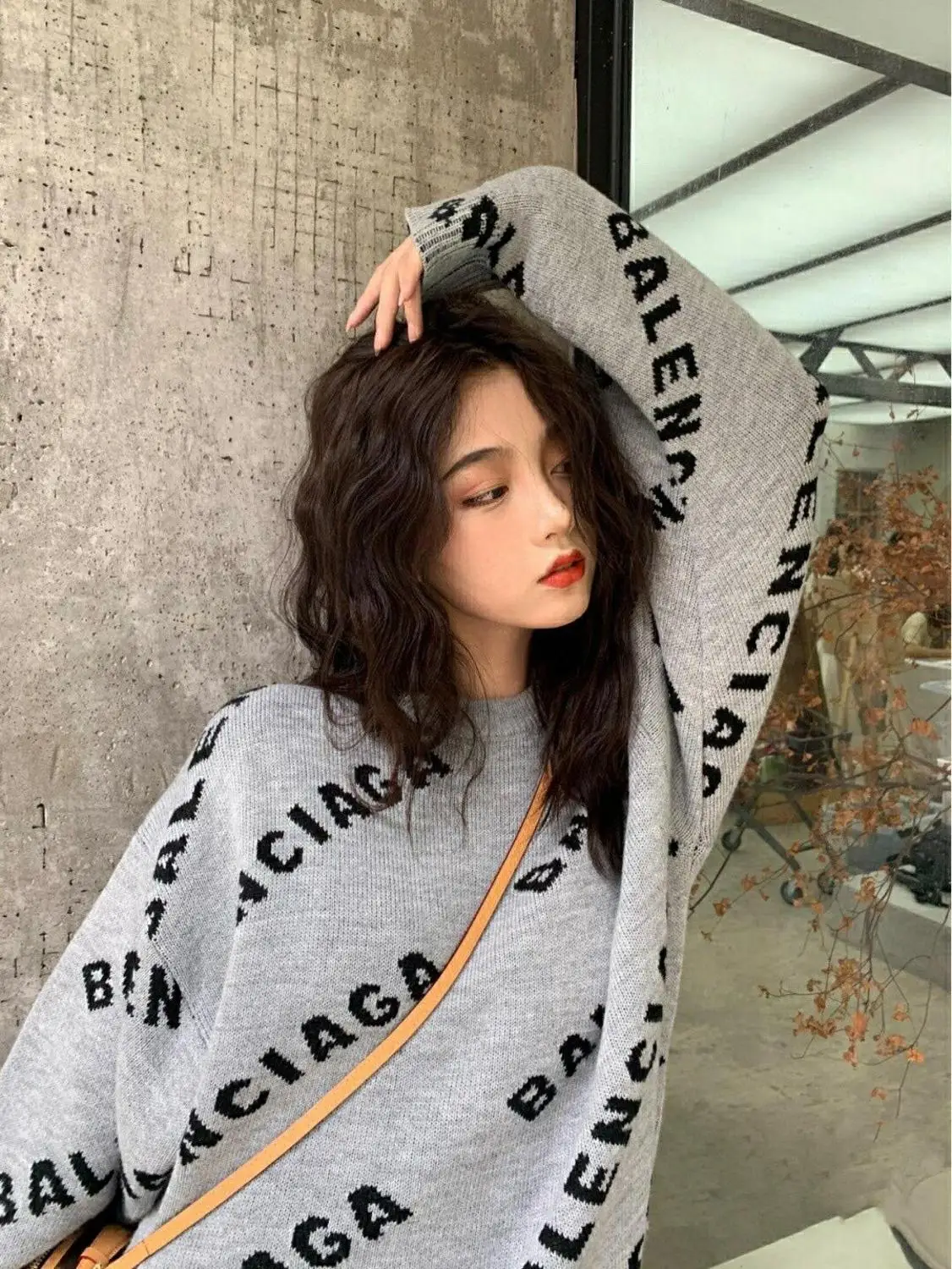 Letter pattern pullover luxury women's clothing autumn fashion casual sweater 2020 new oversize Korea 5size
Letter pattern pullover luxury women's clothing autumn fashion casual sweater 2020 new oversize Korea 5size