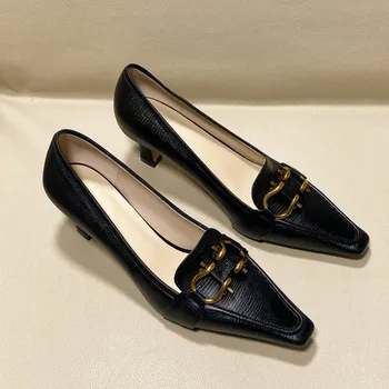 MLJUESE 2020 women pumps autumn spring soft cow leather square toe Metal decoration high heels lady shoes party wedding dress 
MLJUESE 2020 women pumps autumn spring soft cow leather square toe Metal decoration high heels lady shoes party wedding dress