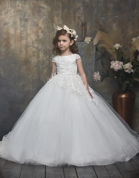 New elegant Lace Appliqued Flowers Girls Dresses with Pearls Short lace Sleeves Girls Princess Dress Buttons Closure Back
New elegant Lace Appliqued Flowers Girls Dresses with Pearls Short lace Sleeves Girls Princess Dress Buttons Closure Back