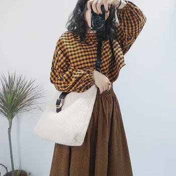 Ladies' bag winter new minority lamb wool handbill shoulder bag female hair armpit dumplings
Ladies' bag winter new minority lamb wool handbill shoulder bag female hair armpit dumplings