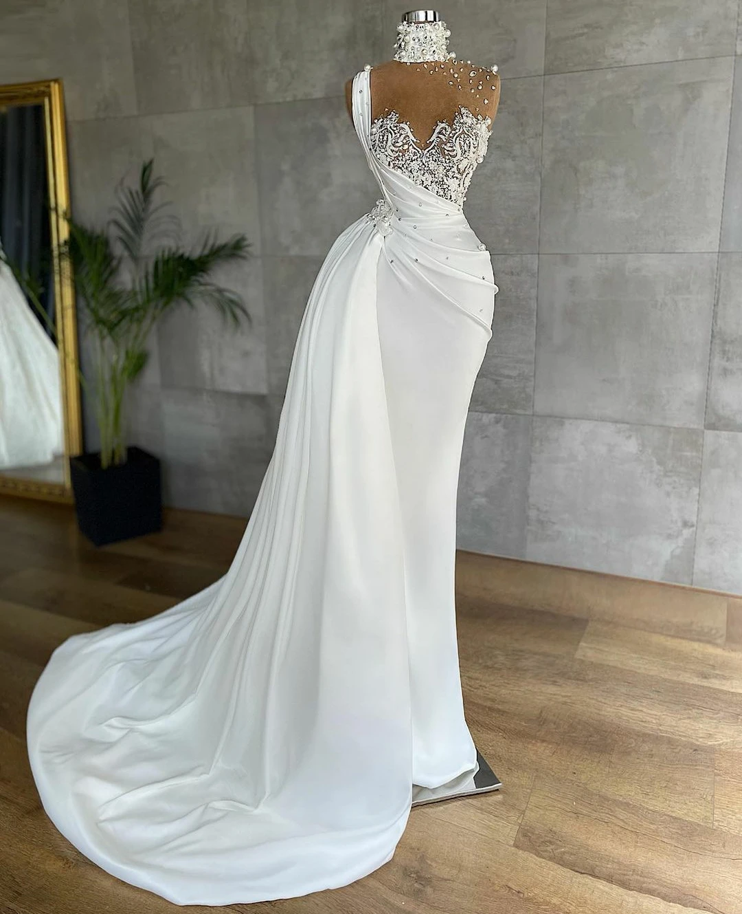 

Pearls White Mermaid Wedding Dress Lace Appliqués Bridal Gowns Custom Made High Neck Sleeveless Vestido de novia