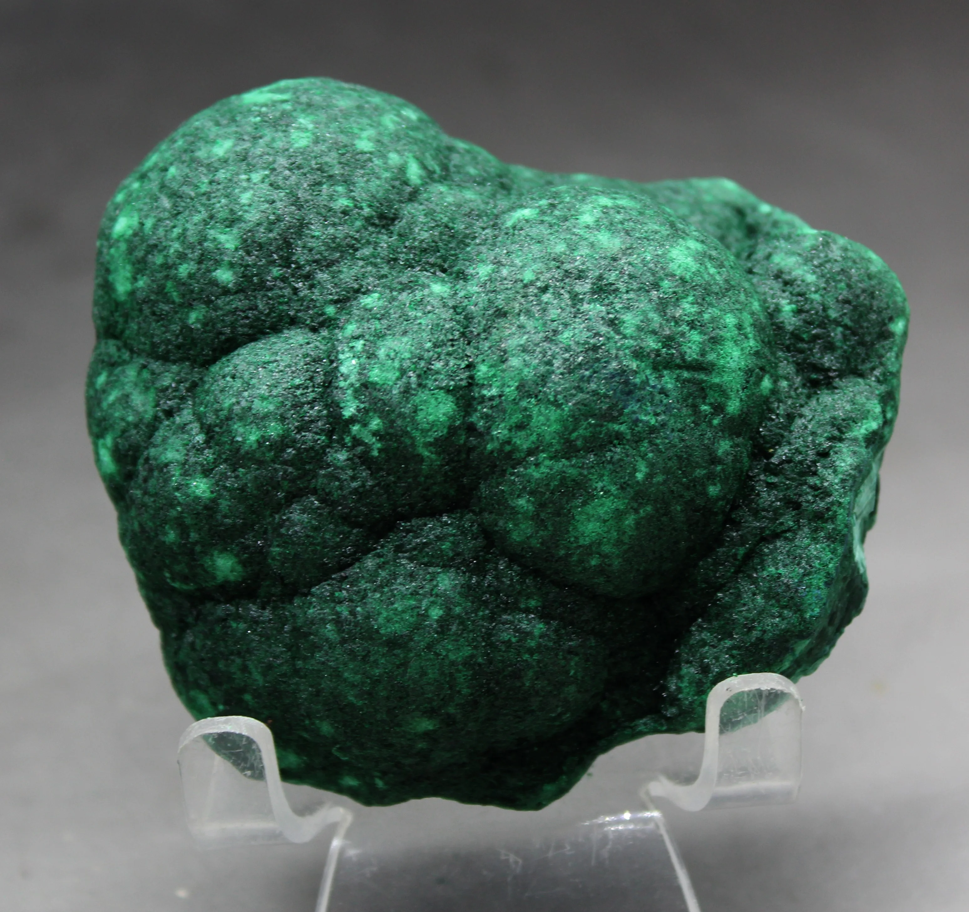 371g Natural rare malachite mineral specimen green stone crystal teaching specimen collection 
371g Natural rare malachite mineral specimen green stone crystal teaching specimen collection