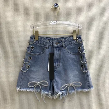 Luxury Brand Casual Denim Shorts 2020 Summer Women Fashion High Quality Metal Ring Rhinestone Bow Raw Edge Sexy Jean Short Pants
Luxury Brand Casual Denim Shorts 2020 Summer Women Fashion High Quality Metal Ring Rhinestone Bow Raw Edge Sexy Jean Short Pants