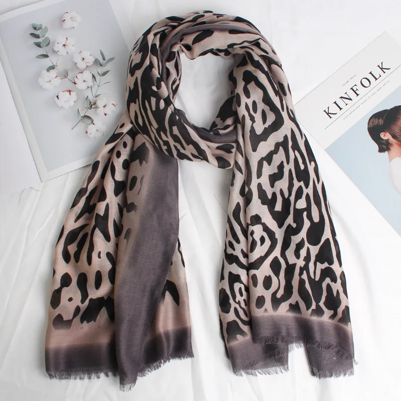Fashion Leopard Scarf Spring, Autumn and Winter Long Wilderness Lady Korean Style Cotton and Linen Shawl
Fashion Leopard Scarf Spring, Autumn and Winter Long Wilderness Lady Korean Style Cotton and Linen Shawl