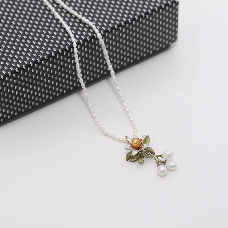Organge Flower Classic Style Necklace Women's America Separate Designer Works Europe And America Jewelry
Organge Flower Classic Style Necklace Women's America Separate Designer Works Europe And America Jewelry