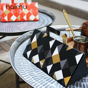 5pcs Creative Gilding Geometric Patterns Box Festival Party Favor Decoration Box Packaging Baking Cookies Dessert Boxes
5pcs Creative Gilding Geometric Patterns Box Festival Party Favor Decoration Box Packaging Baking Cookies Dessert Boxes