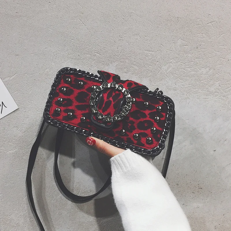 Korean-style Stereo Stereotypes Square Sling Bag Leopord Pattern Circular Ring Multilayer Iron Clamp Mouth Shoulder Oblique WOME
Korean-style Stereo Stereotypes Square Sling Bag Leopord Pattern Circular Ring Multilayer Iron Clamp Mouth Shoulder Oblique WOME