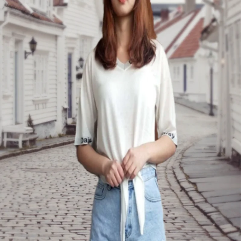 Knitted garment sleeve v-neck in wool turtleneck contracted letters dovetail bowknot knitting sweater female students
Knitted garment sleeve v-neck in wool turtleneck contracted letters dovetail bowknot knitting sweater female students