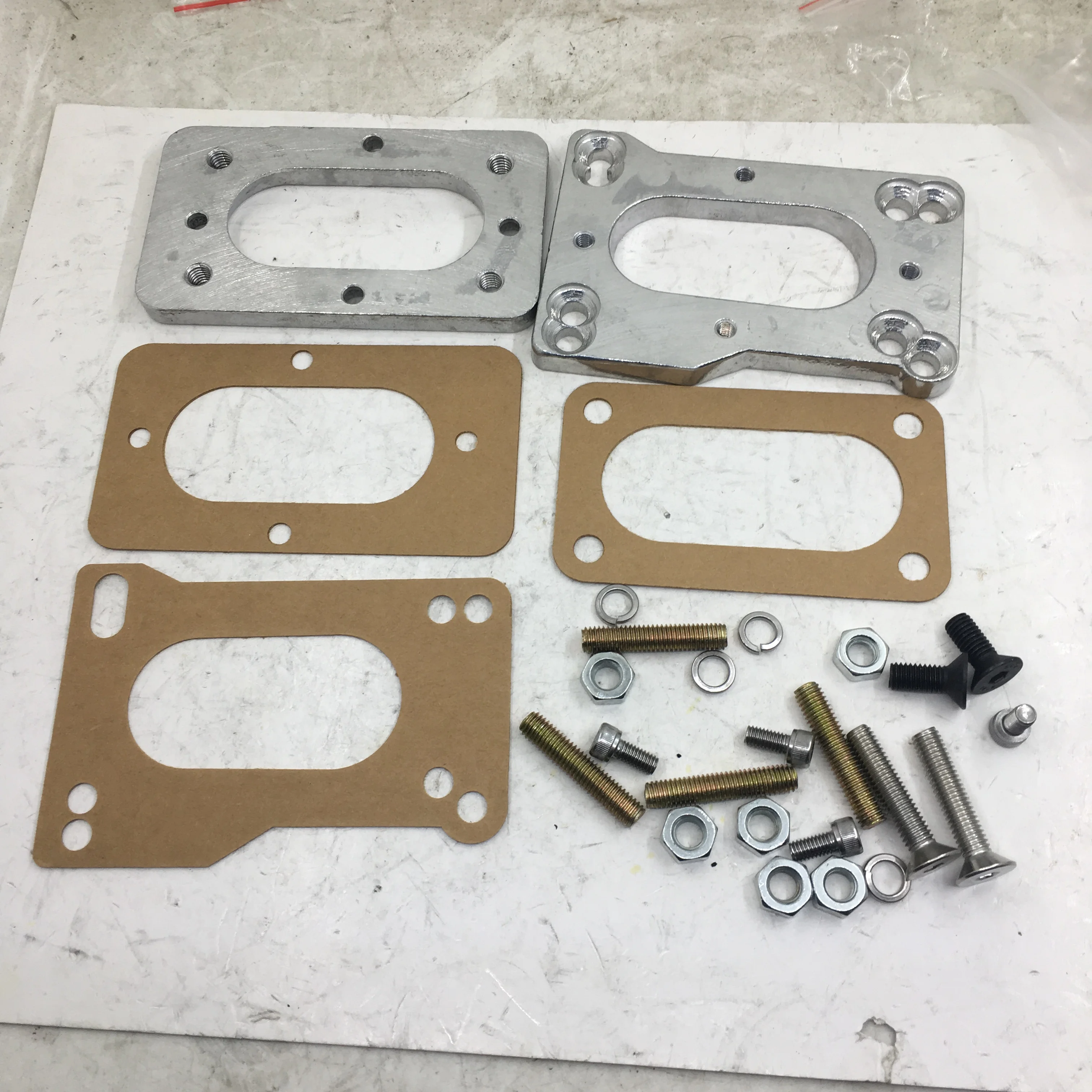 Комплект адаптеров для карбюратора SherryBerg fajs EMPI для Toyota 22R 20R Weber, включает прокладки/оборудование/пластины 32/36 
Комплект адаптеров для карбюратора SherryBerg fajs EMPI для Toyota 22R 20R Weber, включает прокладки/оборудование/пластины 32/36