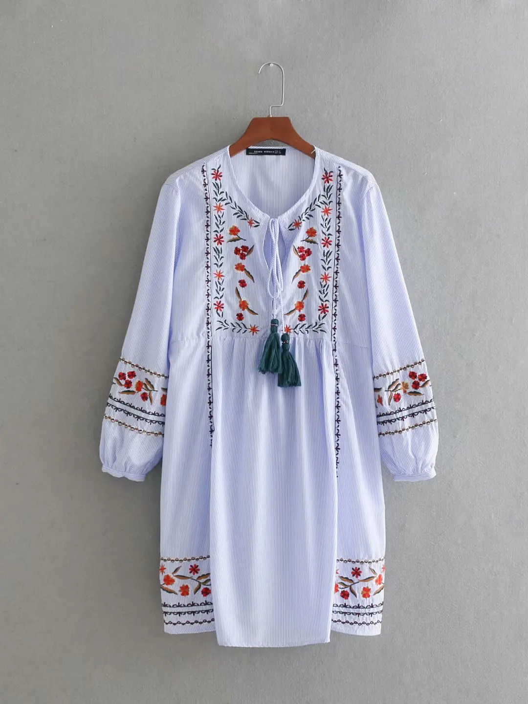 2018 Spring Clothing New Style Europe And America Hipster Exquisite Embroidered Blue And White Stripe Dress 8104
2018 Spring Clothing New Style Europe And America Hipster Exquisite Embroidered Blue And White Stripe Dress 8104