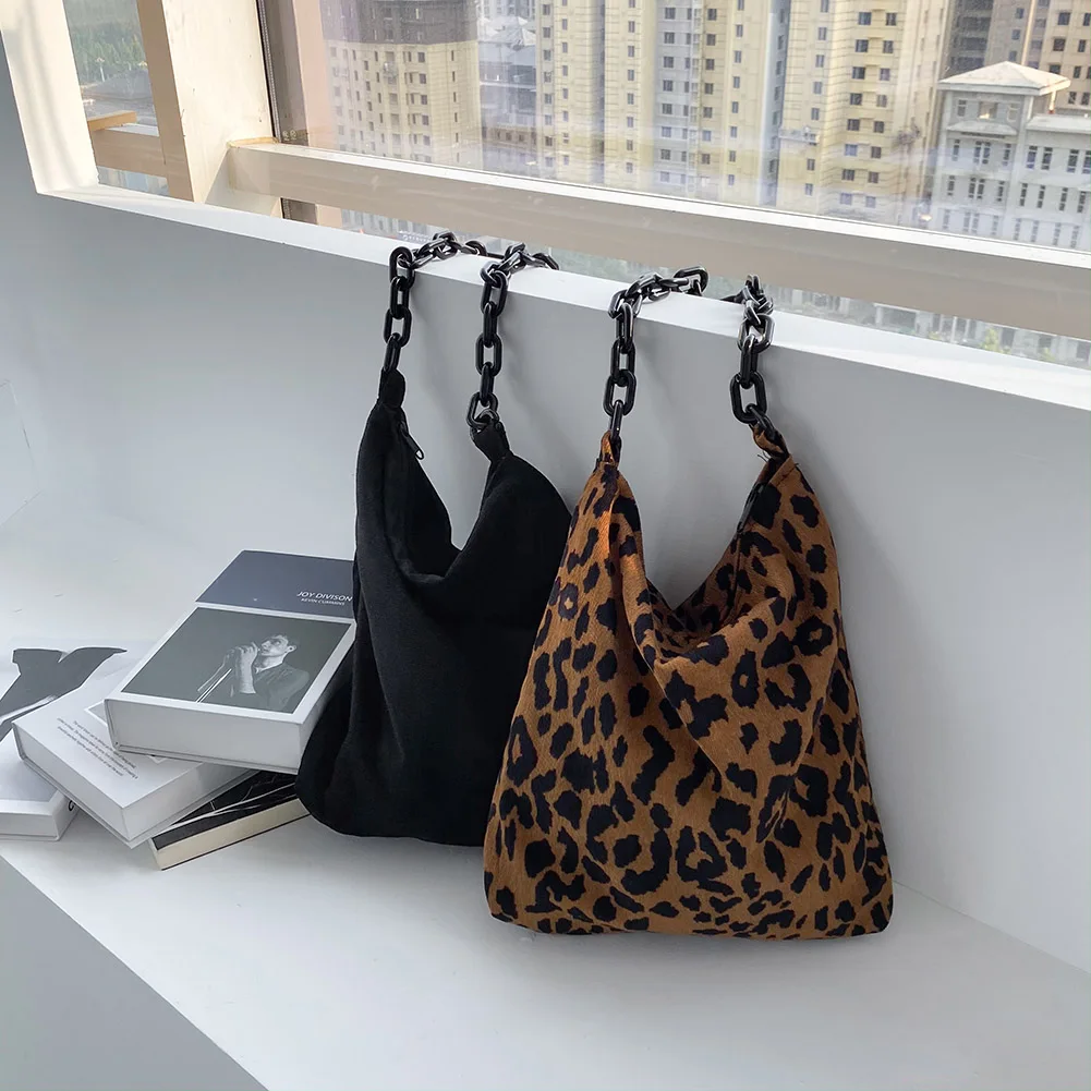 2020 Autumn Winter Corduroy Shoulder Bags Retro Leopard Pattern Handbag Acrylic Chain Bags Female Daily Warm Soft Crossbody Bag
2020 Autumn Winter Corduroy Shoulder Bags Retro Leopard Pattern Handbag Acrylic Chain Bags Female Daily Warm Soft Crossbody Bag