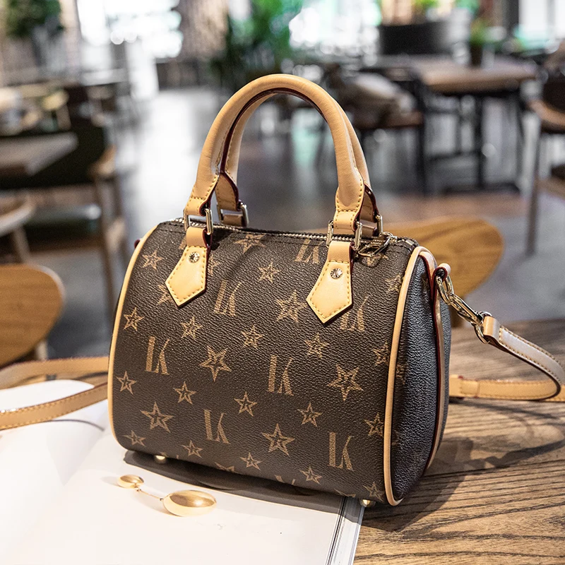 Genuine Leather Women Handbag Fashion Top-Handle Boston Pillow Bag Soft Leather Female Shoulder Bag Women Crossbody Bag sac
Genuine Leather Women Handbag Fashion Top-Handle Boston Pillow Bag Soft Leather Female Shoulder Bag Women Crossbody Bag sac