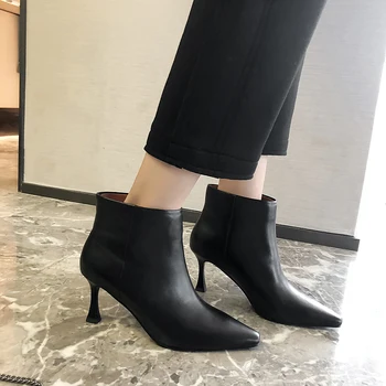 3 Color plus size 33-43 women's genuine leather ankle boots thin high heel pointed toe short booties elegant ladies dress shoes
3 Color plus size 33-43 women's genuine leather ankle boots thin high heel pointed toe short booties elegant ladies dress shoes