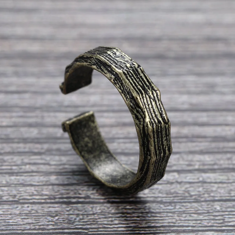 New Pattern Retro Series Cut Face Geometry Ring Trendy Punk Style Do Old Motorcycle Party Fashion Men Women Ring Jewelry
New Pattern Retro Series Cut Face Geometry Ring Trendy Punk Style Do Old Motorcycle Party Fashion Men Women Ring Jewelry