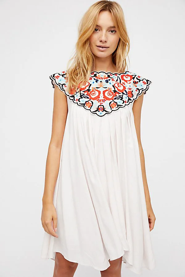 Europe And America Summer Color Embroidered Loose-Fit Backless Lace-up Dress Doll Models Shirt Dress
Europe And America Summer Color Embroidered Loose-Fit Backless Lace-up Dress Doll Models Shirt Dress