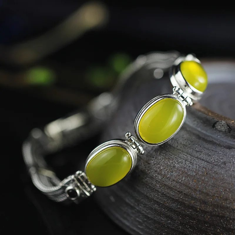 New Fashion Women's Style Chalcedony Garnet Bracelet S925 Sterling Silver 
New Fashion Women's Style Chalcedony Garnet Bracelet S925 Sterling Silver