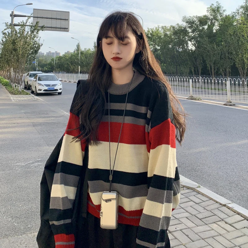 

2020 autumn and winter new Korean striped round neck autumn and winter lazy wind loose pullover women trend all-match good