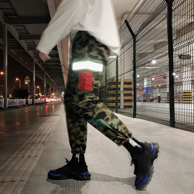 Camouflage Reflective Bib Overall Men's Loose-Fit Capri Pants Sub-Men's Korean-style Trend Multi-pockets Casual Pants National T
Camouflage Reflective Bib Overall Men's Loose-Fit Capri Pants Sub-Men's Korean-style Trend Multi-pockets Casual Pants National T