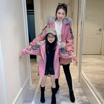 2020 Winter Mother Daughter Down Coats Dresses Mommy and Me Clothes Family Matching Thicken Outwear Jackets Kids Trench Coats
2020 Winter Mother Daughter Down Coats Dresses Mommy and Me Clothes Family Matching Thicken Outwear Jackets Kids Trench Coats