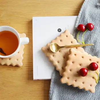 2PCS Creative Cup Cushion Biscuit Shaped Cup Pad Solid Wood Cup Pad Tea Cup Mat
2PCS Creative Cup Cushion Biscuit Shaped Cup Pad Solid Wood Cup Pad Tea Cup Mat