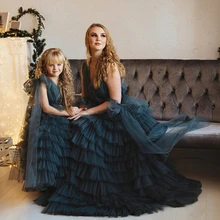 2022 Elegant Fashion Mum and Daughter Matching Outfit Ball Gown Deep Gray Premium Tulle Multi-Layered Mother and Kids Dresses
2022 Elegant Fashion Mum and Daughter Matching Outfit Ball Gown Deep Gray Premium Tulle Multi-Layered Mother and Kids Dresses