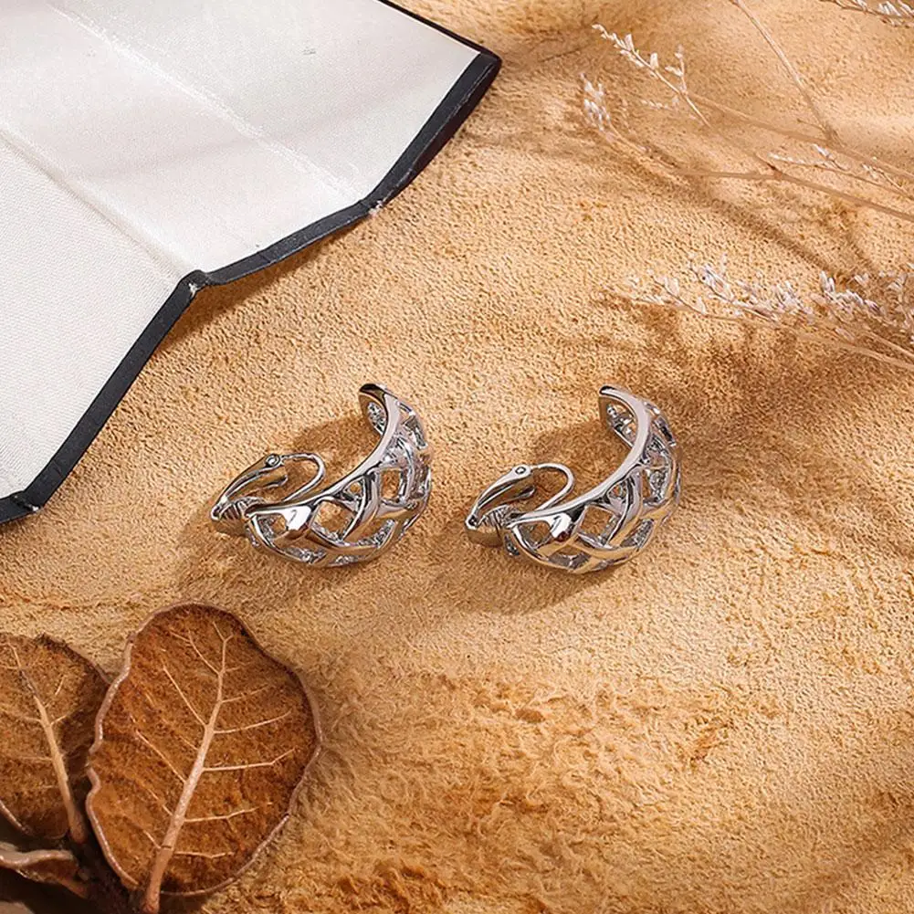 Fashion Women Irregular Geometric Hollow Ear Clips Earrings Party Jewelry Gift New
Fashion Women Irregular Geometric Hollow Ear Clips Earrings Party Jewelry Gift New