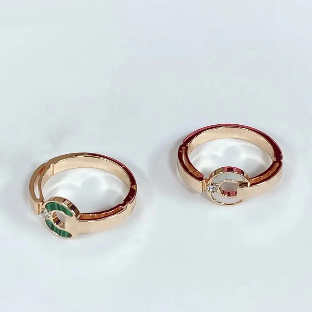 The original classic version of the BV ring was originally marked with enamel material and recommended matching rings for men an
The original classic version of the BV ring was originally marked with enamel material and recommended matching rings for men an