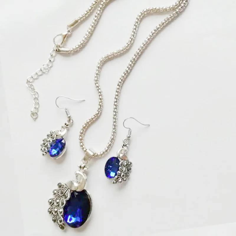 Hole Spirit Bird Crystal Ornament Set Pierced Engraved Earrings Necklace Two-Piece Set Cool Ethnic-Style Accessories
Hole Spirit Bird Crystal Ornament Set Pierced Engraved Earrings Necklace Two-Piece Set Cool Ethnic-Style Accessories