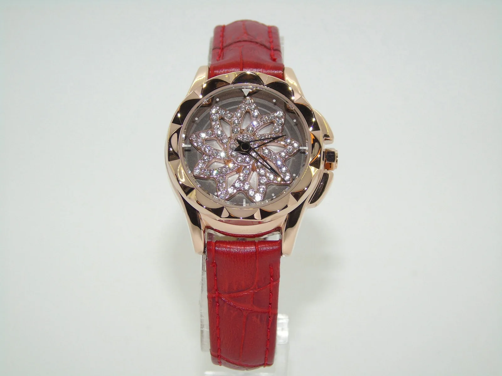 Menots Fortunes Man-made Diamond Turntable WOMEN'S Watch 043l Quartz Watch