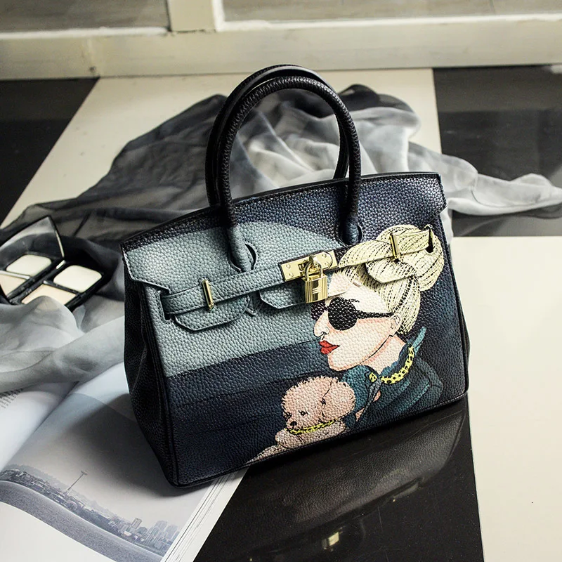 Fashion 35CM Black Gold Hardware Girl Cartoon Pattern Genuine Leather Handbags Women's Bags Designer
Fashion 35CM Black Gold Hardware Girl Cartoon Pattern Genuine Leather Handbags Women's Bags Designer