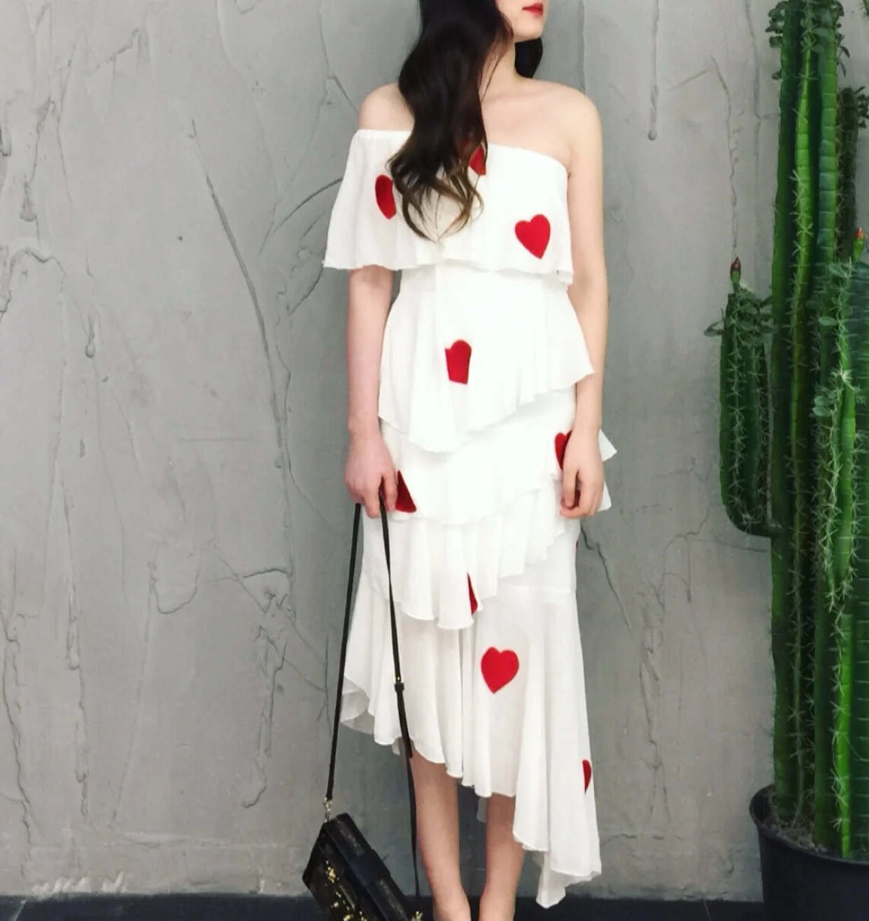 Sexy One Shoulder Ruffles Irregular Dress Women Sleeveless Heart Embroidery Summer Spaghetti Strap Holiday Beach Long Sundress
Sexy One Shoulder Ruffles Irregular Dress Women Sleeveless Heart Embroidery Summer Spaghetti Strap Holiday Beach Long Sundress