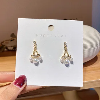 925 Silver Hollow out Triangular Pearl Earring Women's Dongdaemun Delicacy Simple Earrings INS chao wang Red Ear Stu
925 Silver Hollow out Triangular Pearl Earring Women's Dongdaemun Delicacy Simple Earrings INS chao wang Red Ear Stu