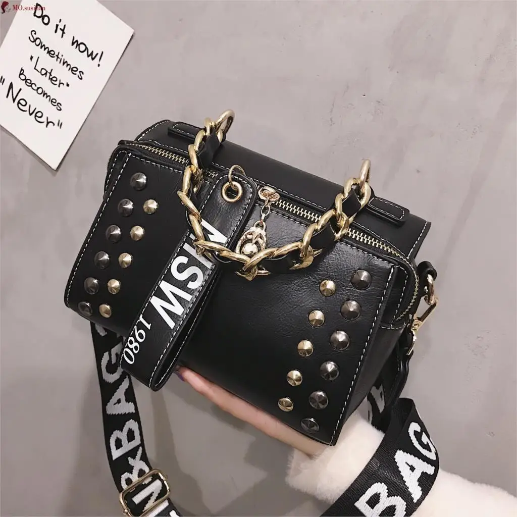 New Black Women Bags Fashion Chain Handbag Rivet Shoulder Pack Crossbody Bags Letter Bag Tote Messenger Bag Ladies Hand Bags
New Black Women Bags Fashion Chain Handbag Rivet Shoulder Pack Crossbody Bags Letter Bag Tote Messenger Bag Ladies Hand Bags
