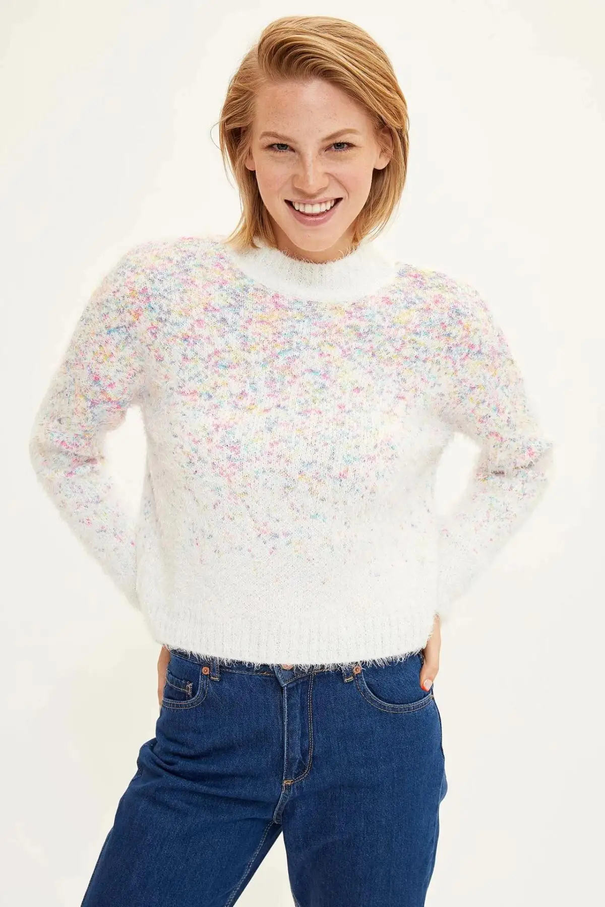 Дефакто женский белый пуловер Красочные украшения для женщин с длинным рукавом