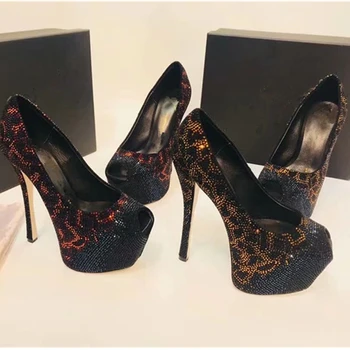 Sexy Leopard High Heels Women Rhinestone Bling Crystal Party Shoes Women Platform 2020 New Fashion Luxury Design Genuine Leather
Sexy Leopard High Heels Women Rhinestone Bling Crystal Party Shoes Women Platform 2020 New Fashion Luxury Design Genuine Leather