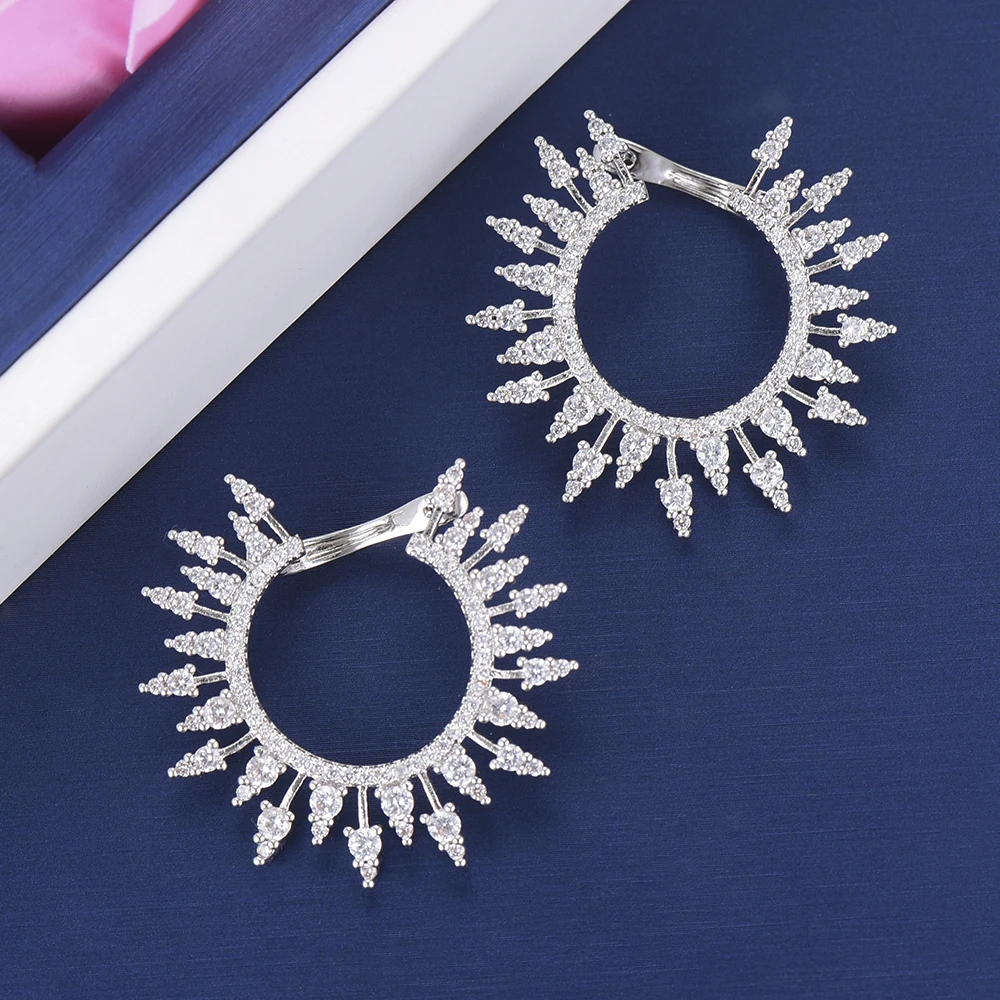 LARRAURI Trendy Full Cubic Zirconia Inlaid Earrings For Women Fashion Women Stud Earrings Party Wear Crystal Jewelry
LARRAURI Trendy Full Cubic Zirconia Inlaid Earrings For Women Fashion Women Stud Earrings Party Wear Crystal Jewelry