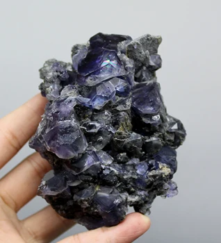 464g Natural Polyhedral Fujian Tanzanite Purple fluorite cluster mineral specimens Gem level Stones and crystals Healing crystal
464g Natural Polyhedral Fujian Tanzanite Purple fluorite cluster mineral specimens Gem level Stones and crystals Healing crystal