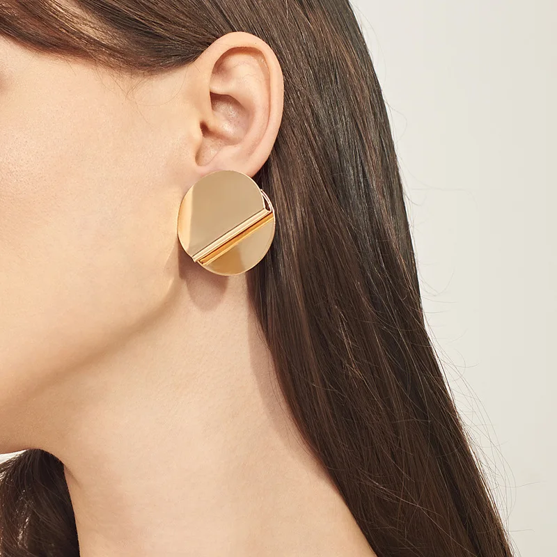 the role of fashion and personality of female business earrings joker geometrical element mirror round stud earrings
the role of fashion and personality of female business earrings joker geometrical element mirror round stud earrings