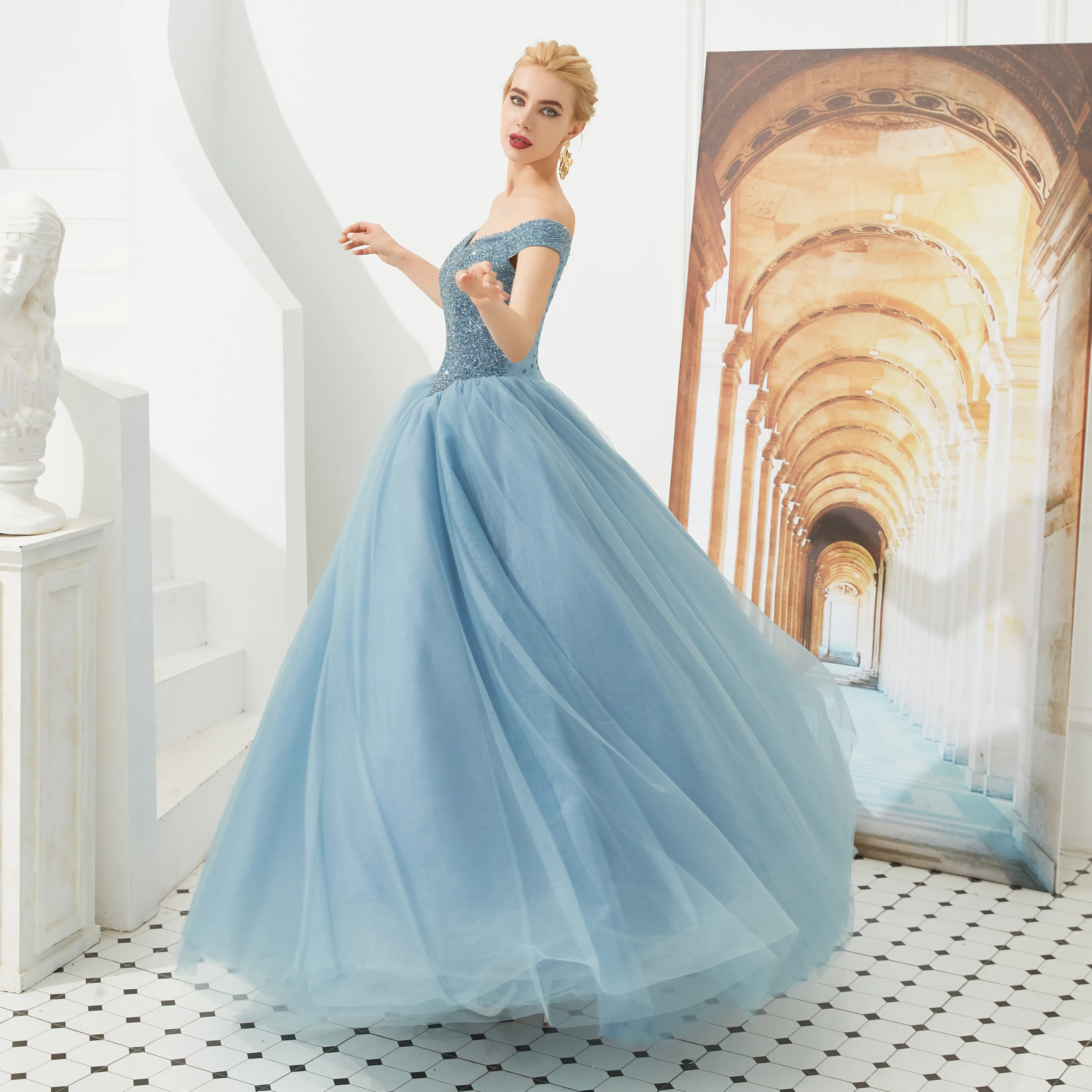 Princess Prom Dress off the shoulder Ball Gown Sweet 15 Years Crystal Prom praty Gowns
Princess Prom Dress off the shoulder Ball Gown Sweet 15 Years Crystal Prom praty Gowns