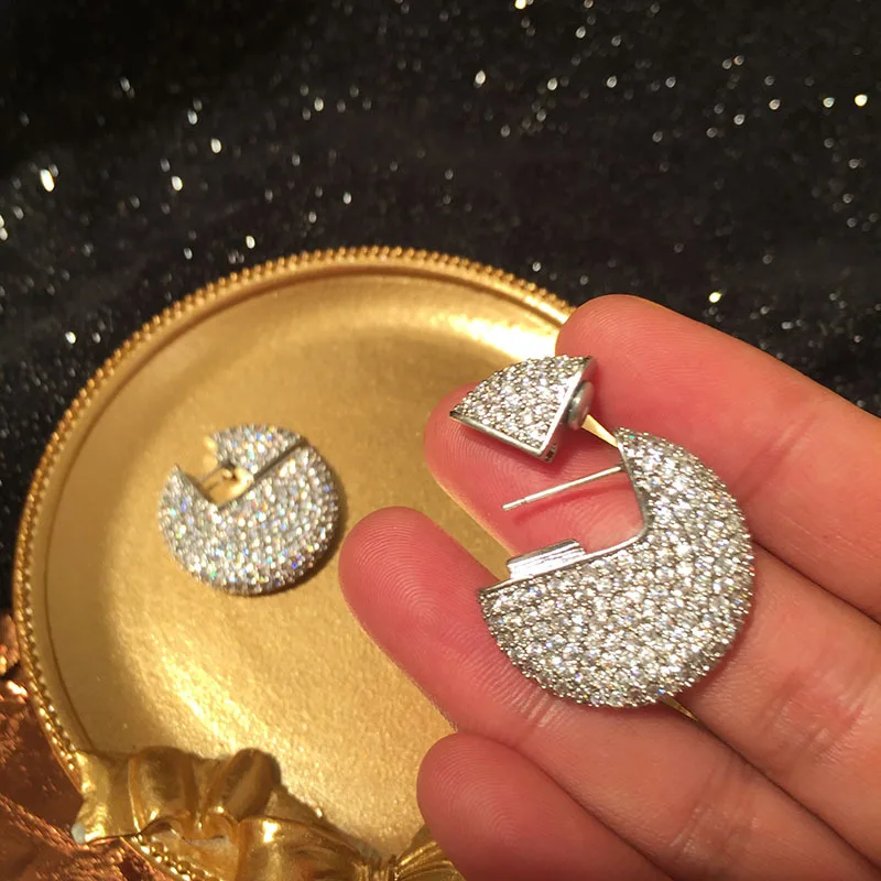 fashion silver color tiny cz pave setting korean geometric round earring with lock on it
fashion silver color tiny cz pave setting korean geometric round earring with lock on it