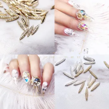 New Style Pearl Symphony Drill Gold Bars Manicure Metal Rivet INS Phototherapy Alloy Decorations Horse Eye Strip Rod
New Style Pearl Symphony Drill Gold Bars Manicure Metal Rivet INS Phototherapy Alloy Decorations Horse Eye Strip Rod
