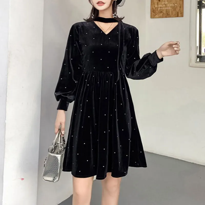 Star Velvet A-line Above-knee Dress Women Sexy V-neck Lantern Sleeve Warm Dresses Ladies Fashion Elegant Black Party Dress New 
Star Velvet A-line Above-knee Dress Women Sexy V-neck Lantern Sleeve Warm Dresses Ladies Fashion Elegant Black Party Dress New