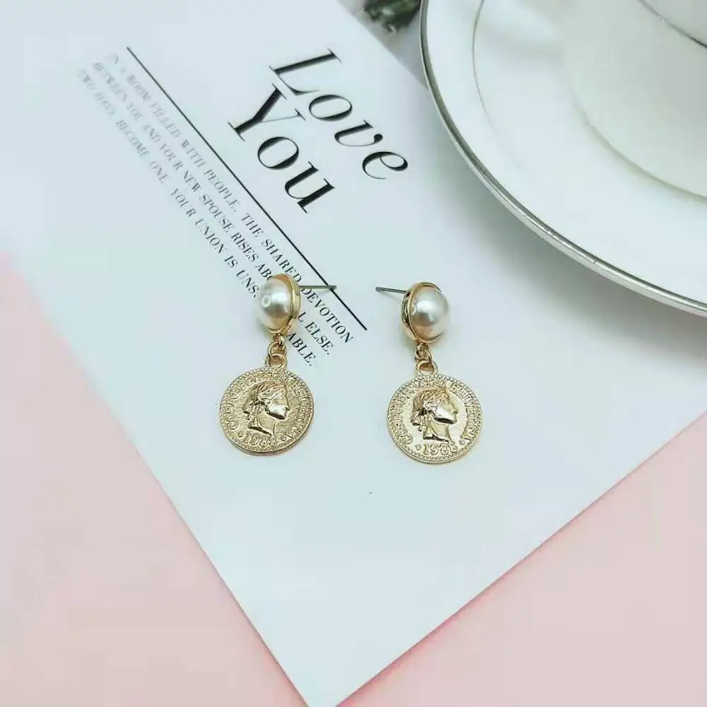 CUTE WOMEN EARRINGS GOLD COLOR PLATING GOOD QUALITY ROUND SIMULATED-PEARL AND COIN PENDANT EARRING
CUTE WOMEN EARRINGS GOLD COLOR PLATING GOOD QUALITY ROUND SIMULATED-PEARL AND COIN PENDANT EARRING