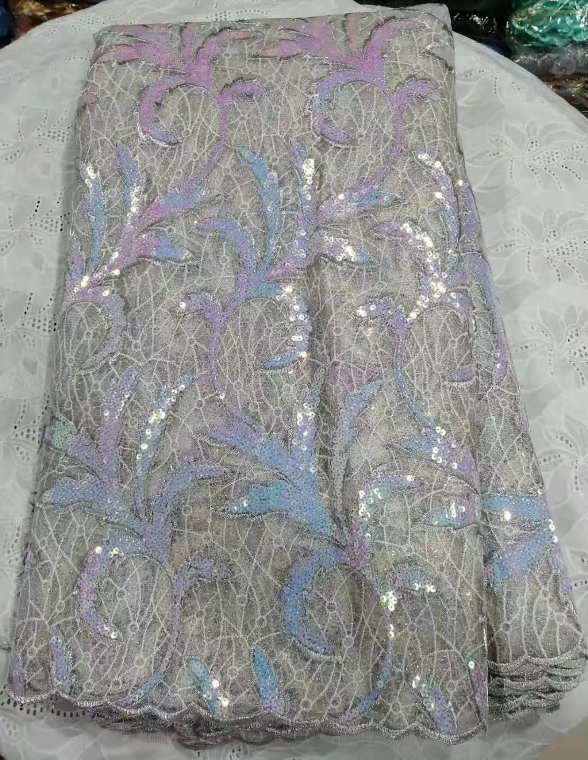 2019 high quality French Nigerian sequins net lace,African tulle mesh sequence lace fabric for party dress 5yards/lot white
2019 high quality French Nigerian sequins net lace,African tulle mesh sequence lace fabric for party dress 5yards/lot white